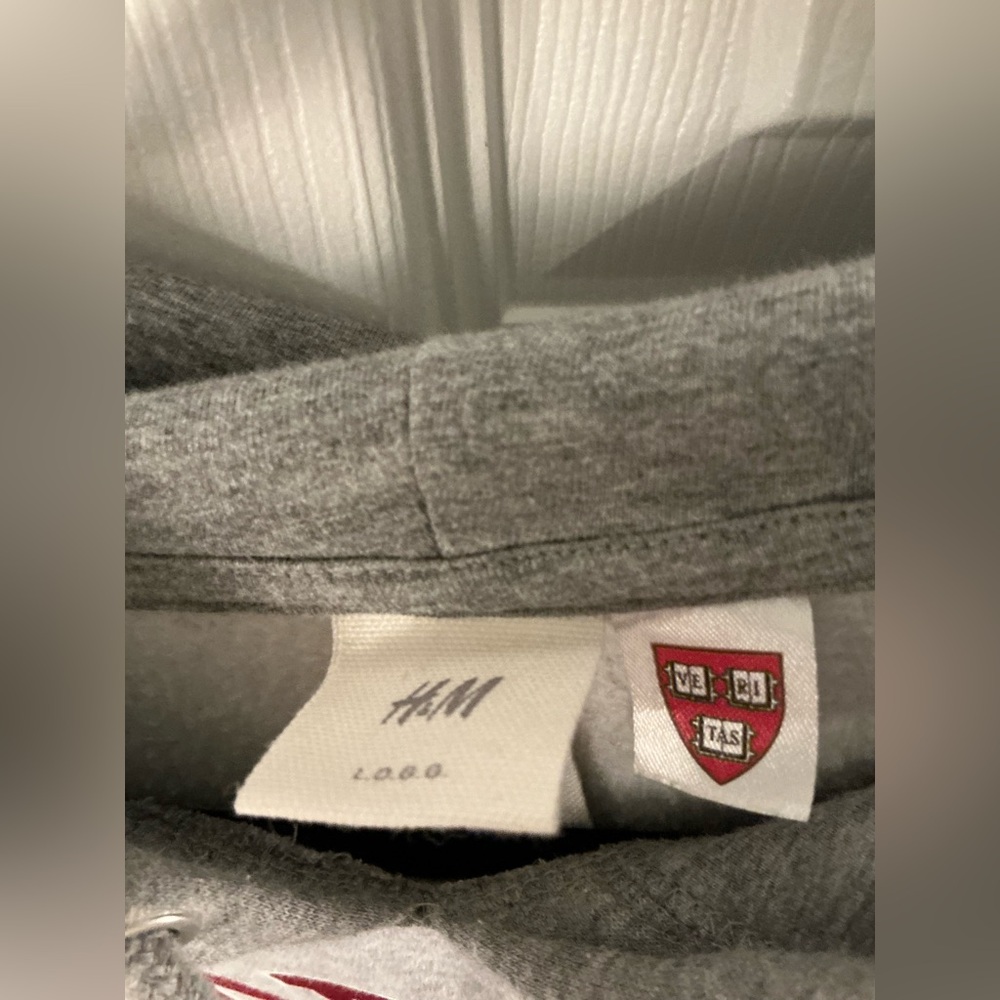 Harvard University hooded sweatshirt - Picture 4 of 5